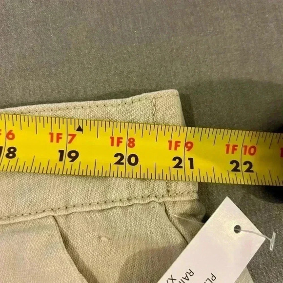 🤎”Joie” NWT Rainy Day/Oatmeal Pleated Shorts w/ Front & Back Pockets Size XXL🤎 - Picture 10 of 12